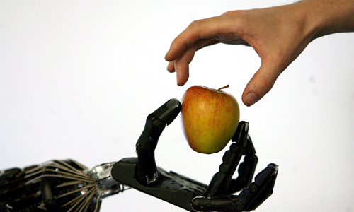 hilfe_durch_technische_hand_robotic_hand20100828185624.jpg